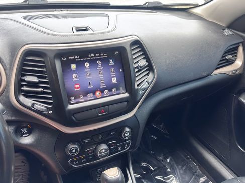 Used 2016 Jeep Cherokee High Altitude AWD/4WD image 21