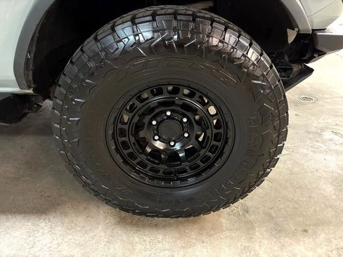 Used 2021 Ford Bronco Wildtrak image 3