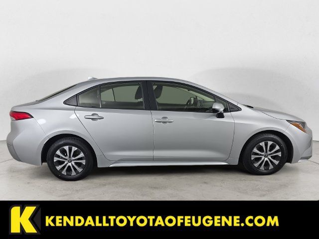 Used 2022 Toyota Corolla LE FWD image 4