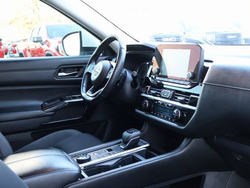 Used 2022 Nissan Pathfinder SV image 36