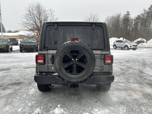 Used 2019 Jeep Wrangler Unlimited Sport image 4