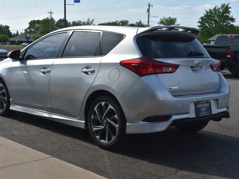 Used 2017 Toyota Corolla iM w/ Carpet Mat Package FWD image 12