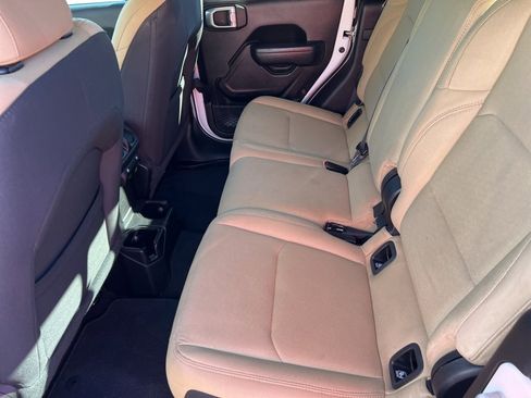 Used 2022 Jeep Gladiator Sport image 23