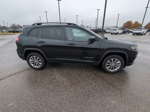 Used 2022 Jeep Cherokee Latitude Lux image 2