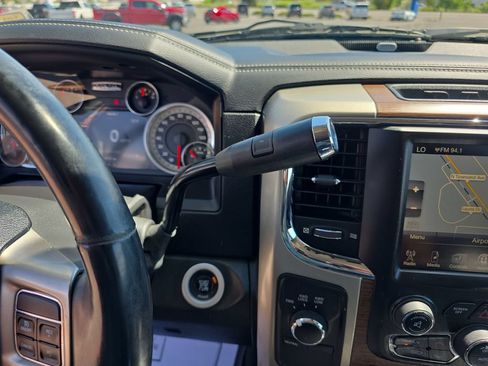 Used 2015 RAM 2500 Laramie w/ Black Appearance Group AWD/4WD image 26