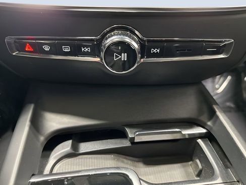 Used 2019 Volvo S60 T6 Momentum w/ Premium Package AWD/4WD image 26