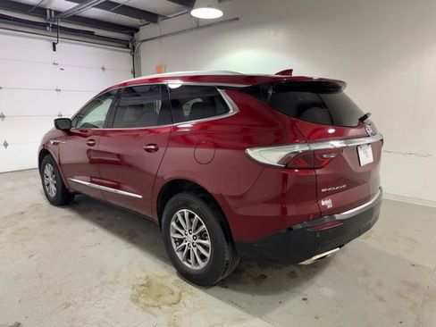 Used 2023 Buick Enclave Essence FWD image 5