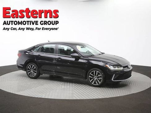 Used 2025 Volkswagen Jetta SE FWD image 46