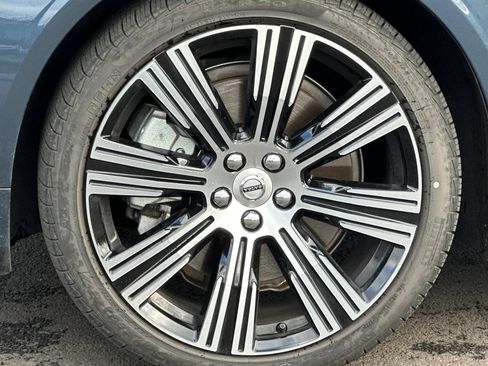 Used 2025 Volvo S90 B6 Plus w/ Protection Package Premier AWD/4WD image 32