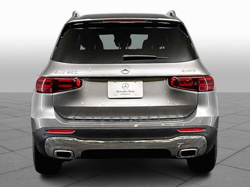 New 2025 Mercedes-Benz GLB 250 4MATIC image 5