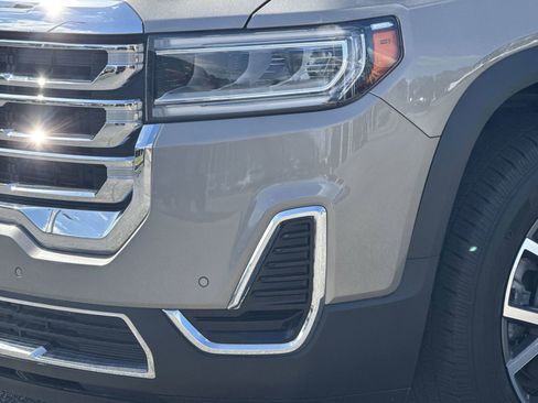 Used 2022 GMC Acadia SLE w/ Driver Convenience Package image 6