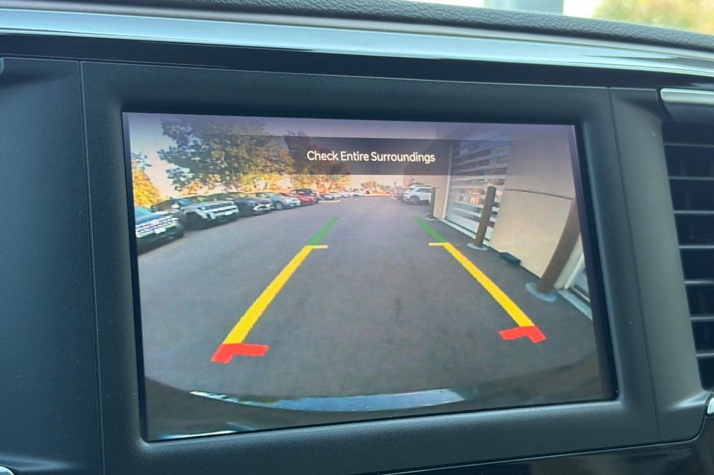 Used 2023 Chrysler Voyager LX FWD image 17