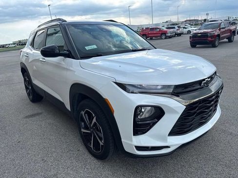 Used 2023 Chevrolet TrailBlazer RS w/ Convenience Package FWD image 4