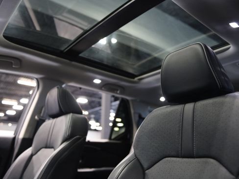 Used 2025 Honda Pilot Elite image 36