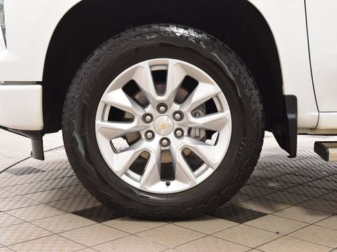 Used 2024 Chevrolet Silverado 1500 Custom AWD/4WD image 28