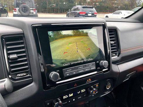 Used 2022 Nissan Frontier Pro-X image 18