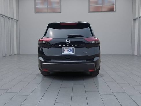 Certified 2026 Nissan Rogue SV AWD/4WD image 7