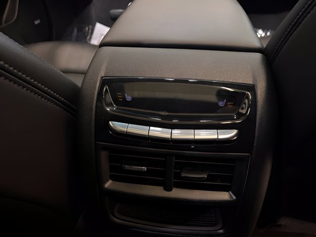 Used 2021 Cadillac XT5 Premium Luxury AWD/4WD image 11