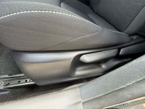 Used 2025 Toyota Corolla SE FWD image 23