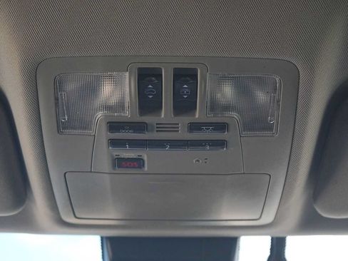 Used 2017 Toyota Highlander Limited Platinum FWD image 23