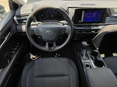 Used 2025 Toyota Camry LE FWD image 13