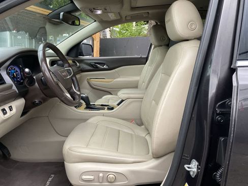 Used 2018 GMC Acadia Denali w/ Technology Package AWD/4WD image 14