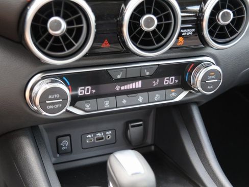 New 2025 Nissan Sentra SR image 12