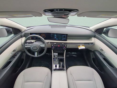 Certified 2025 Hyundai Tucson SEL FWD image 11