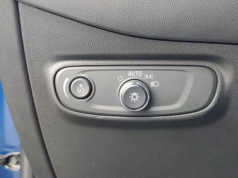 Used 2022 Chevrolet Equinox LT FWD image 8