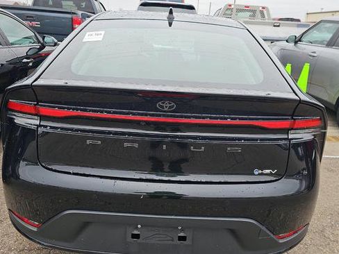 Used 2024 Toyota Prius Limited image 5