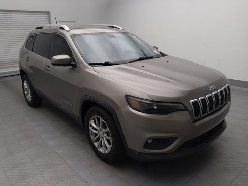 Used 2019 Jeep Cherokee Latitude w/ Popular Appearance Group FWD image 13