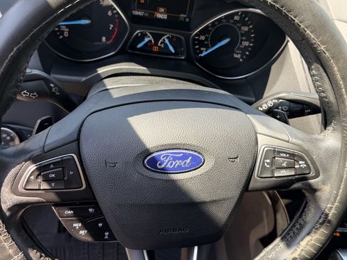 Used 2018 Ford Escape Titanium w/ Ford Safe & Smart Package AWD/4WD image 16