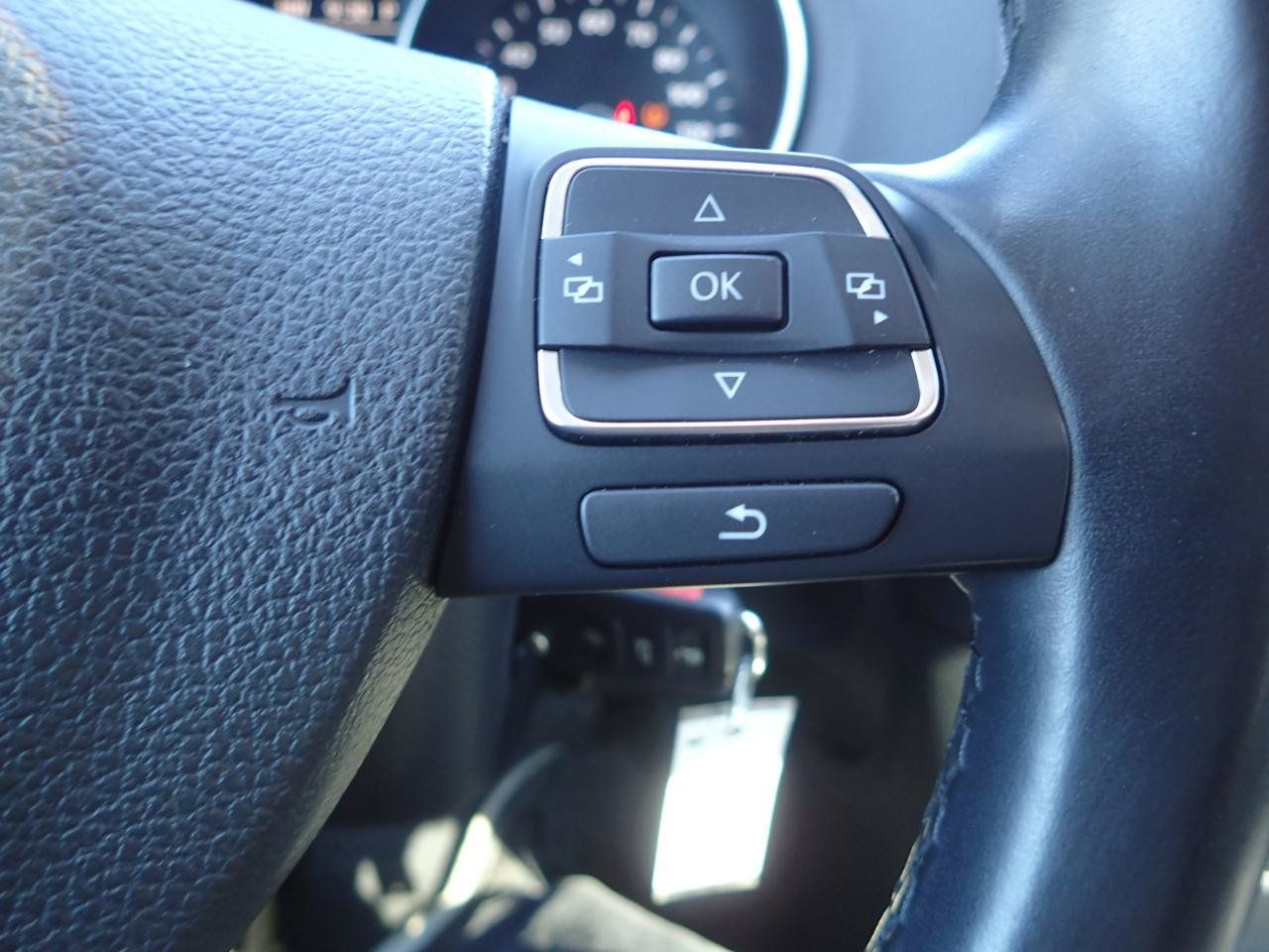 Used 2013 Volkswagen Jetta SE FWD image 17