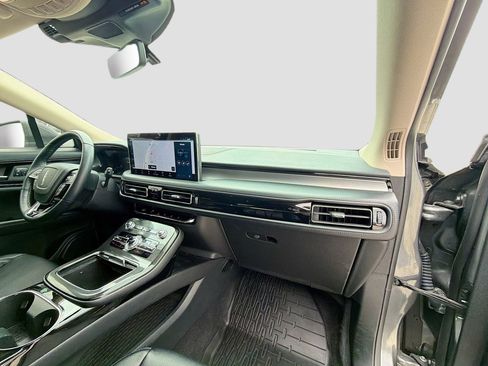 Used 2023 Lincoln Nautilus AWD w/ Premium Package image 34