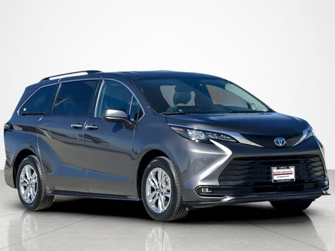 Certified 2025 Toyota Sienna XLE w/ XLE Plus Package AWD/4WD image 7