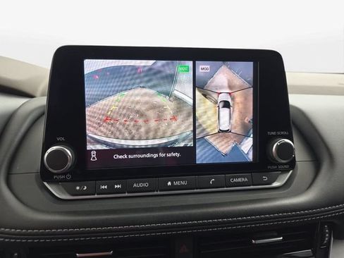Used 2021 Nissan Rogue SV FWD image 23