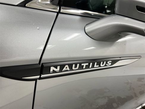 Used 2021 Lincoln Nautilus Reserve image 28