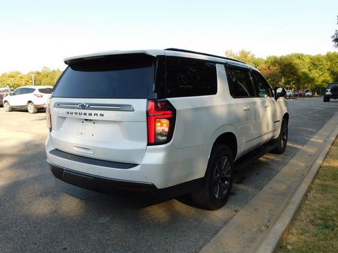 Used 2022 Chevrolet Suburban Z71 AWD/4WD image 4
