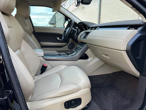 Used 2019 Land Rover Range Rover Evoque image 22