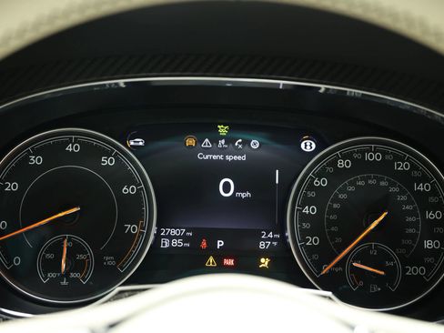 Used 2019 Bentley Bentayga image 30