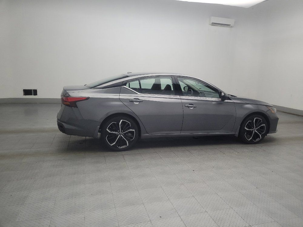 Used 2025 Nissan Altima 2.5 SR FWD image 10