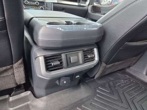 Used 2022 Ford F150 Lariat AWD/4WD image 9