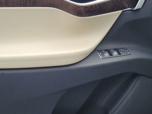 Used 2018 Tesla Model X 75D image 20