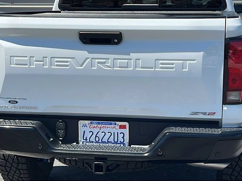 Used 2025 Chevrolet Colorado ZR2 w/ Technology Package AWD/4WD image 6