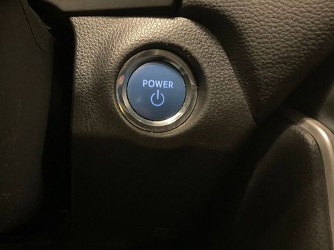 Used 2019 Toyota RAV4 XLE image 18