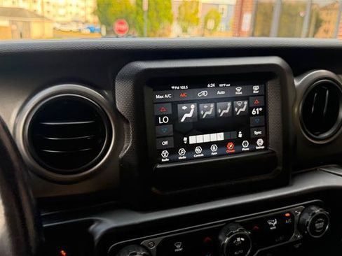Used 2021 Jeep Wrangler Unlimited Sport AWD/4WD image 29