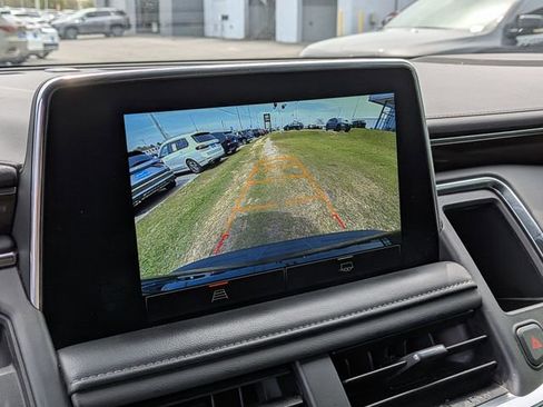 Used 2023 GMC Yukon XL SLE w/ Gmc Pro Safety Plus Package RWD image 22