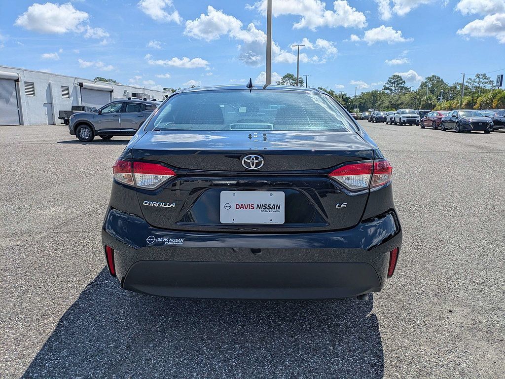 Used 2024 Toyota Corolla LE FWD image 4