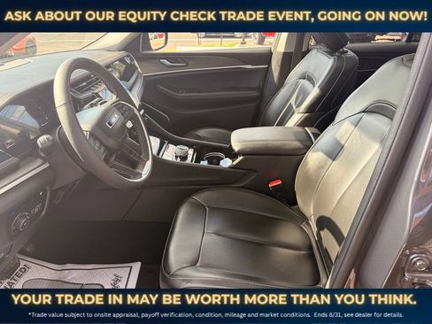 Used 2023 Jeep Grand Cherokee 4WD 4xe image 19