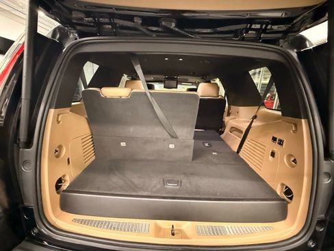 Used 2019 Cadillac Escalade Platinum image 28